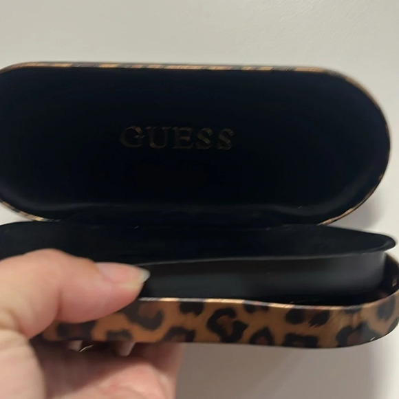 3 for $13 Imperfect Guess leopard print hard cover glasses case - Picture 4 of 8